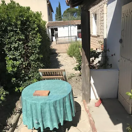 Tres Pres D'arles Et Au Calme